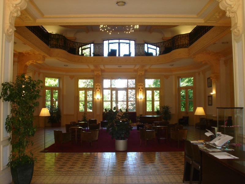 Terres De France - Appart'Hotel Le Splendid Allevard Εξωτερικό φωτογραφία