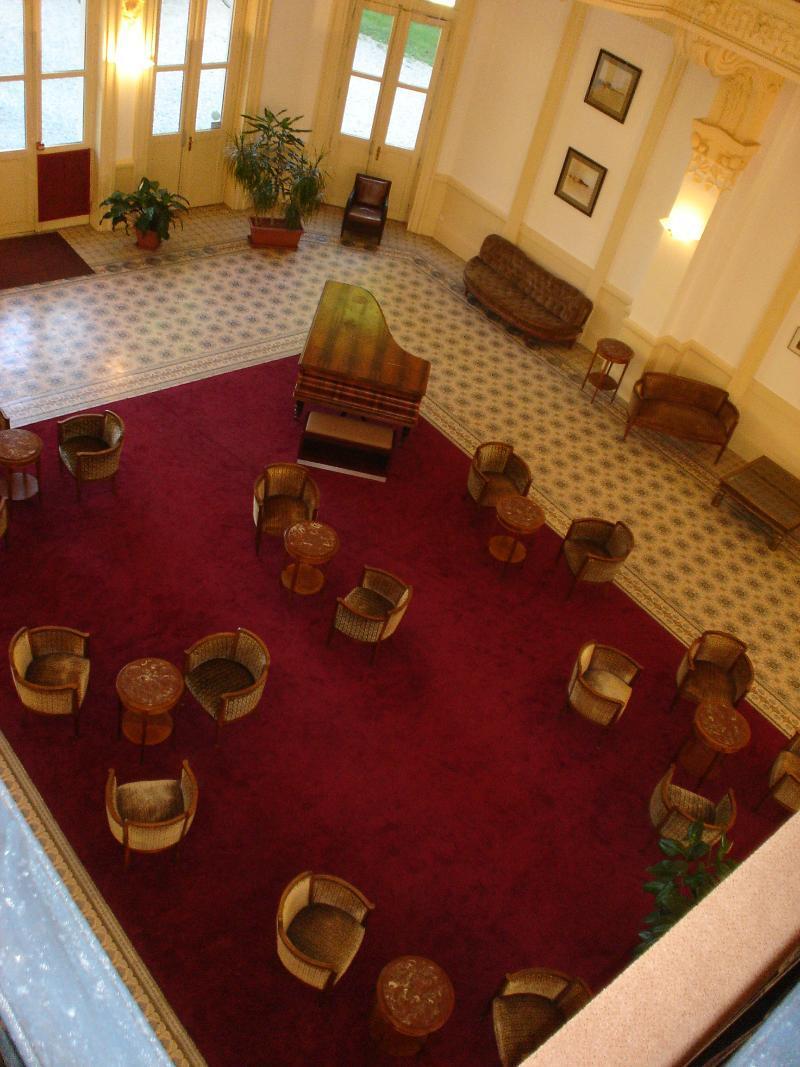 Terres De France - Appart'Hotel Le Splendid Allevard Εξωτερικό φωτογραφία