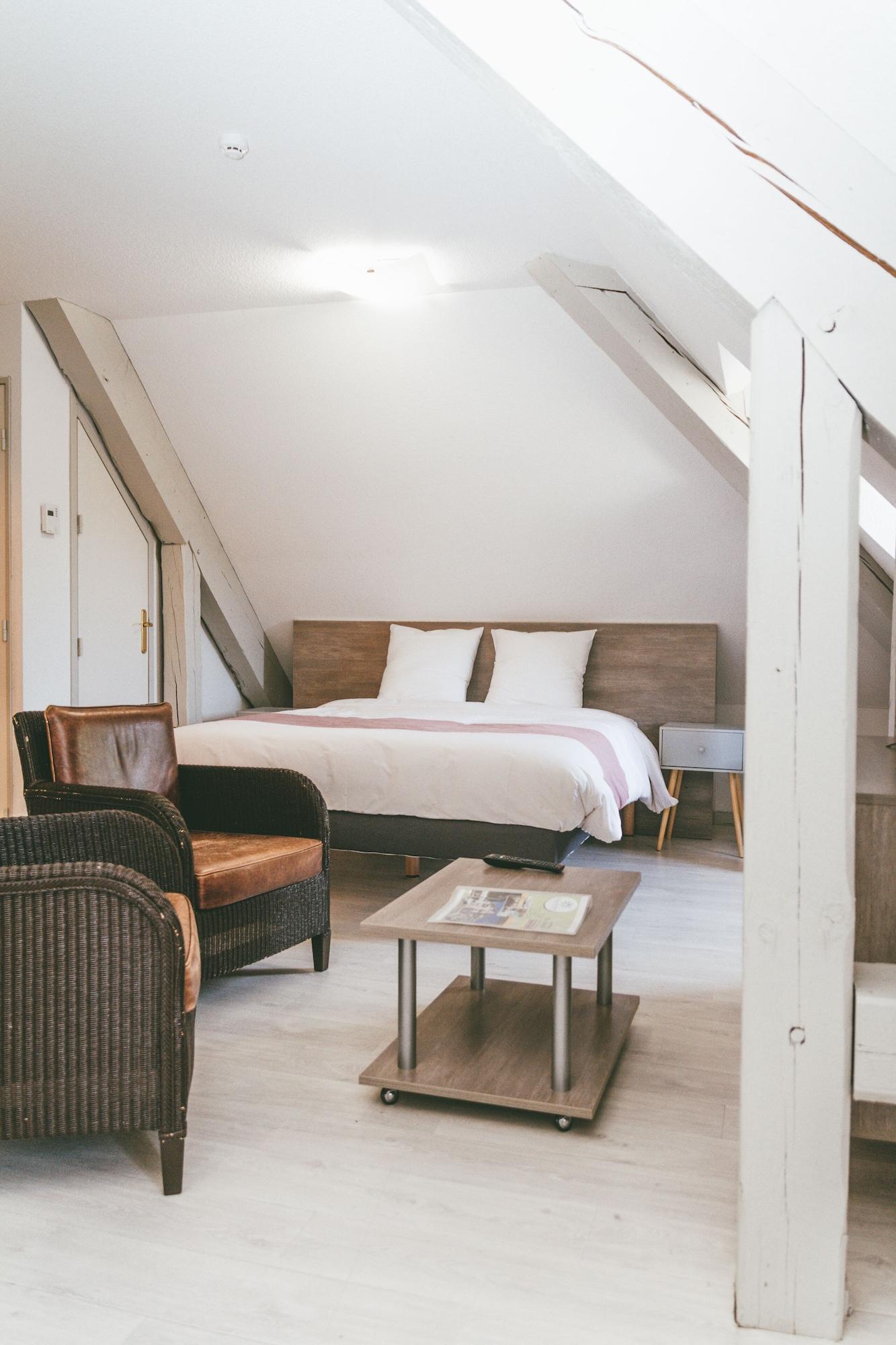 Terres De France - Appart'Hotel Le Splendid Allevard Εξωτερικό φωτογραφία