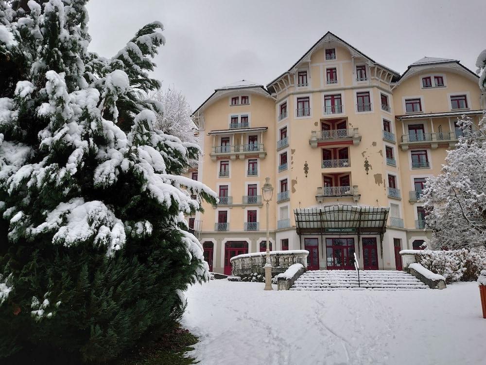 Terres De France - Appart'Hotel Le Splendid Allevard Εξωτερικό φωτογραφία