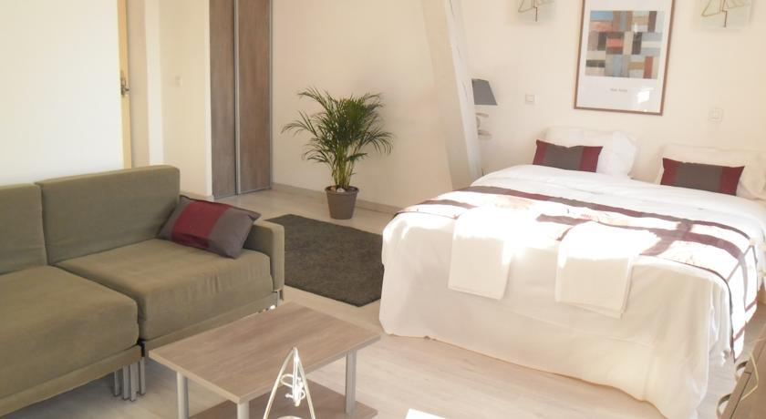 Terres De France - Appart'Hotel Le Splendid Allevard Εξωτερικό φωτογραφία