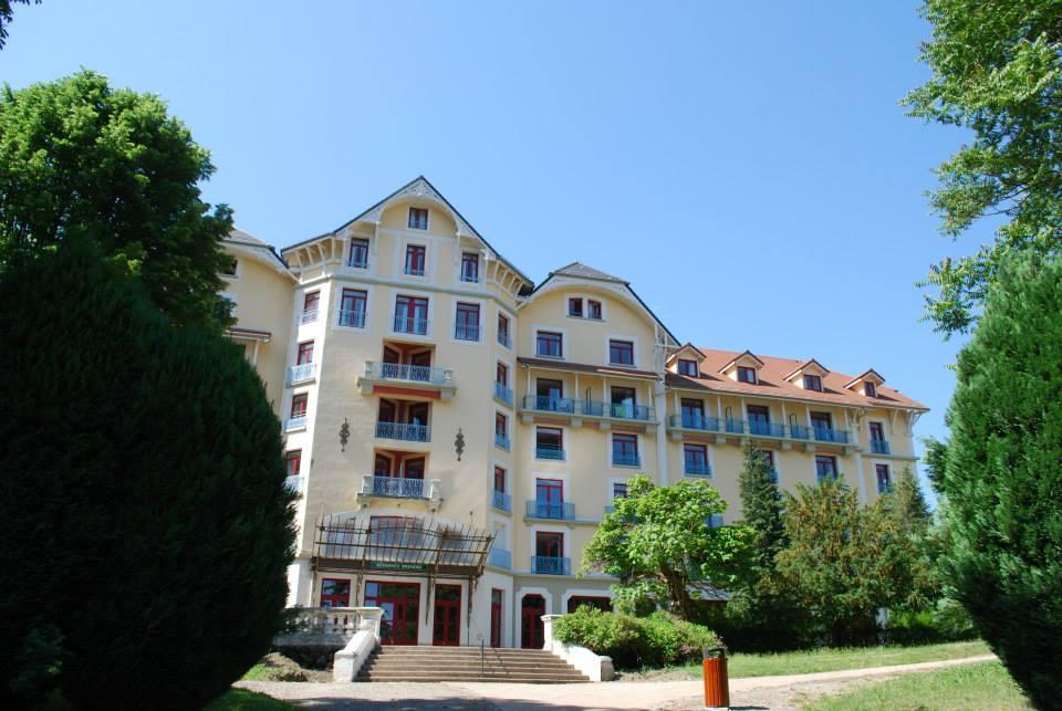 Terres De France - Appart'Hotel Le Splendid Allevard Εξωτερικό φωτογραφία