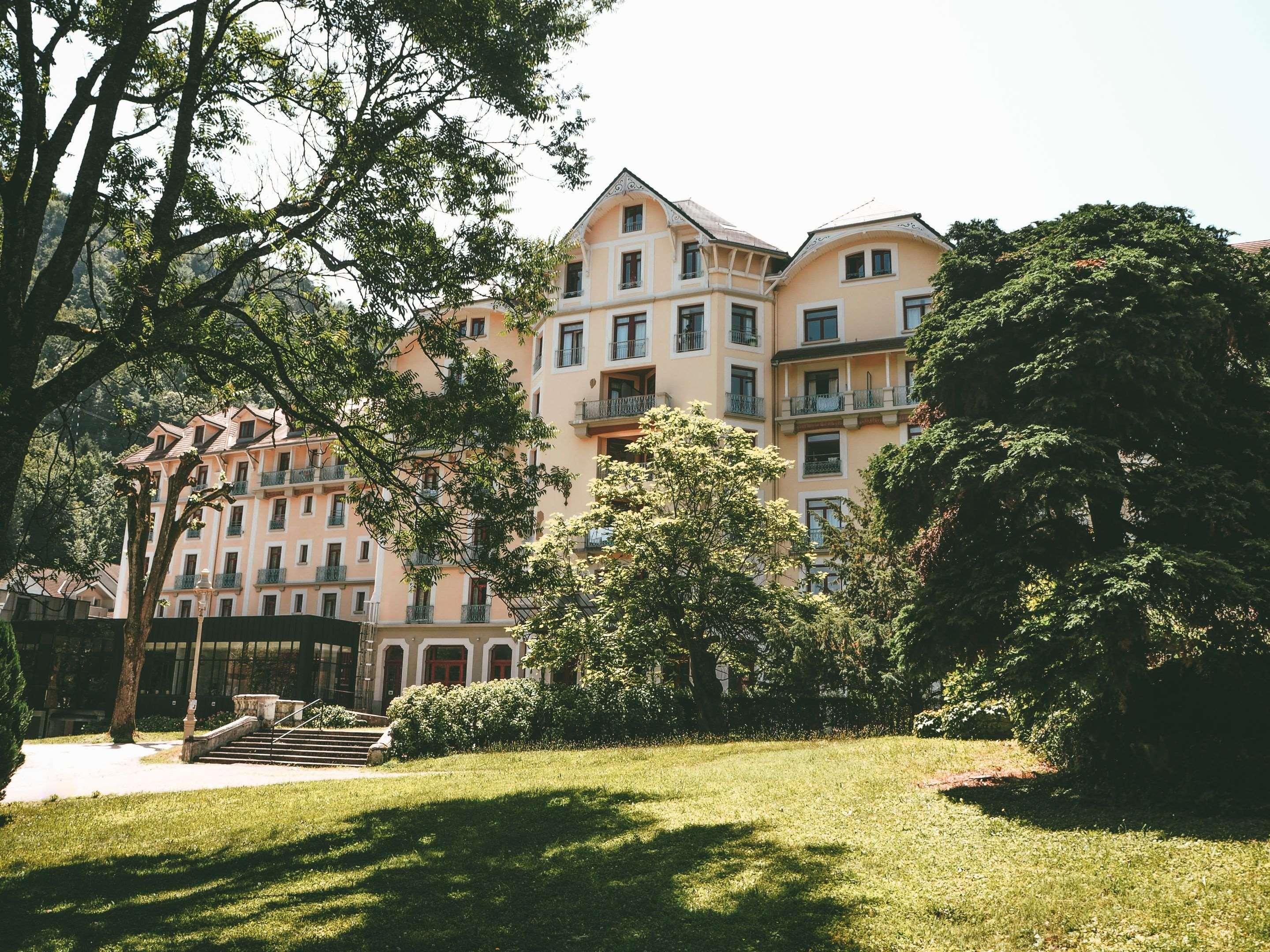 Terres De France - Appart'Hotel Le Splendid Allevard Εξωτερικό φωτογραφία