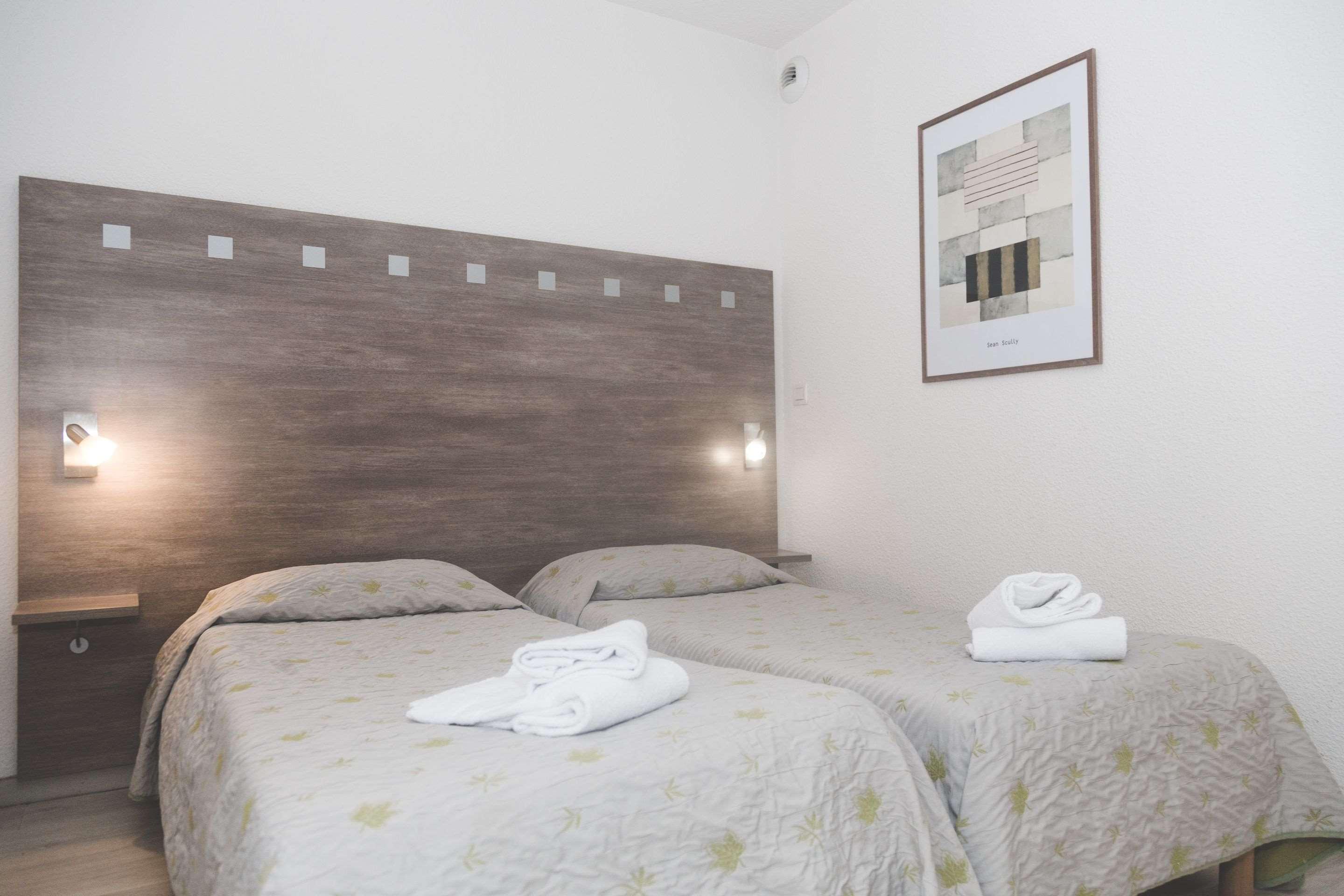 Terres De France - Appart'Hotel Le Splendid Allevard Εξωτερικό φωτογραφία