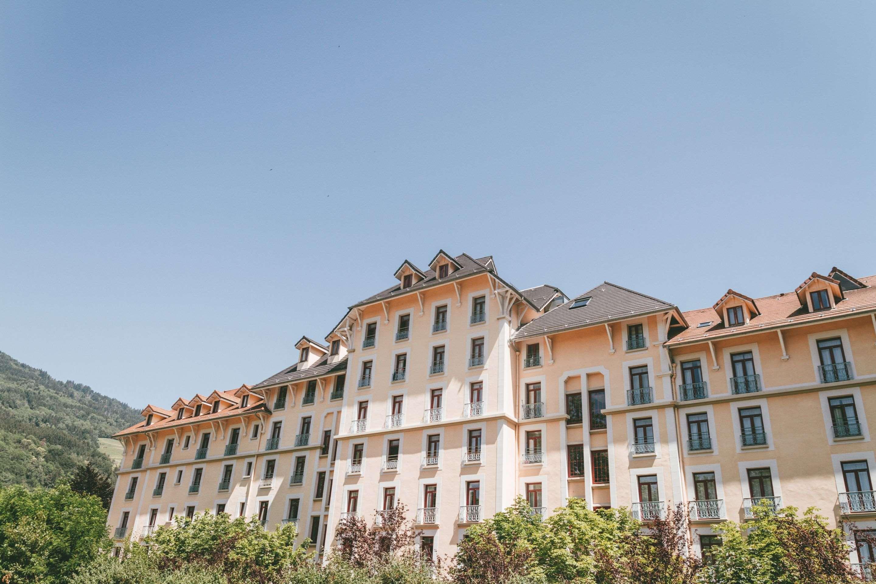 Terres De France - Appart'Hotel Le Splendid Allevard Εξωτερικό φωτογραφία