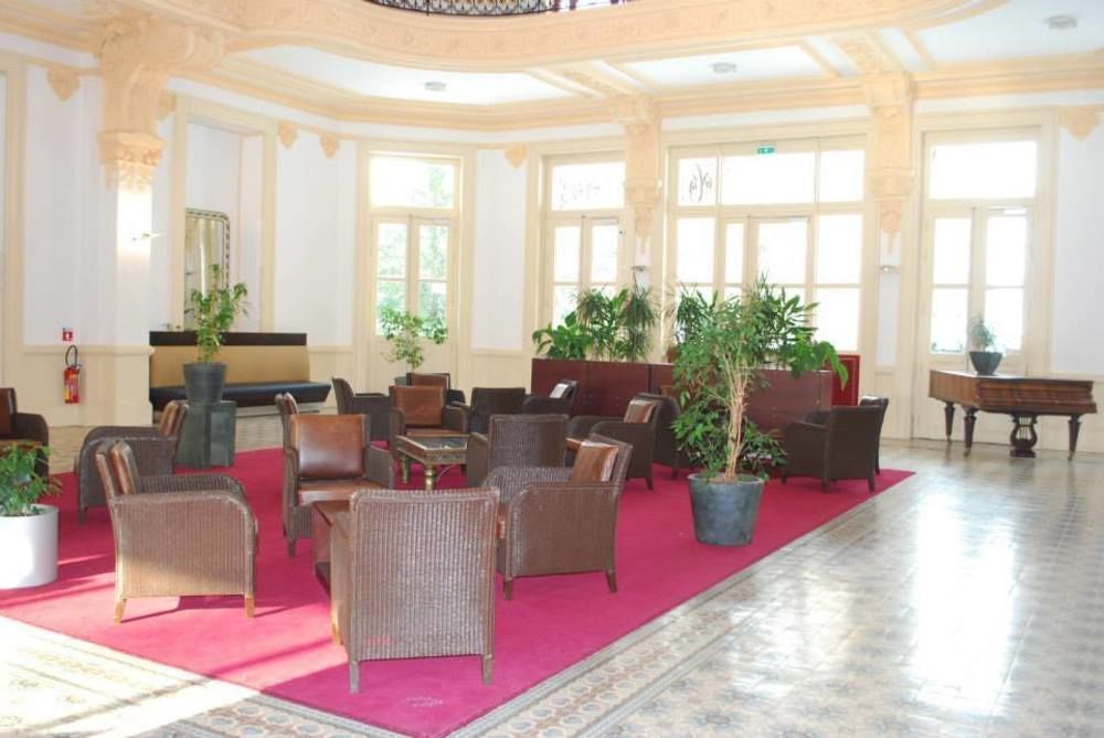 Terres De France - Appart'Hotel Le Splendid Allevard Εξωτερικό φωτογραφία