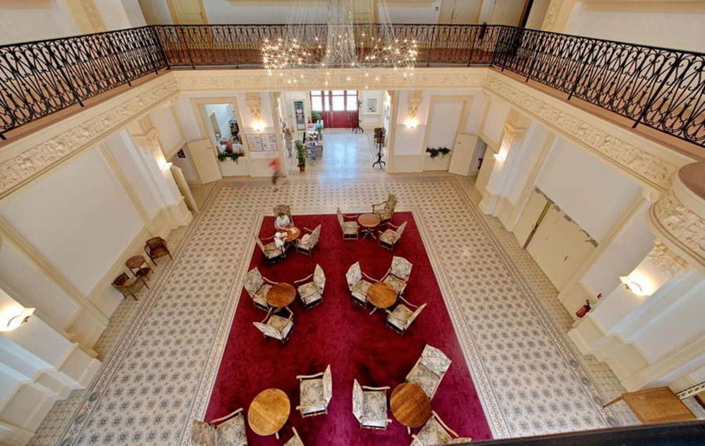 Terres De France - Appart'Hotel Le Splendid Allevard Εξωτερικό φωτογραφία