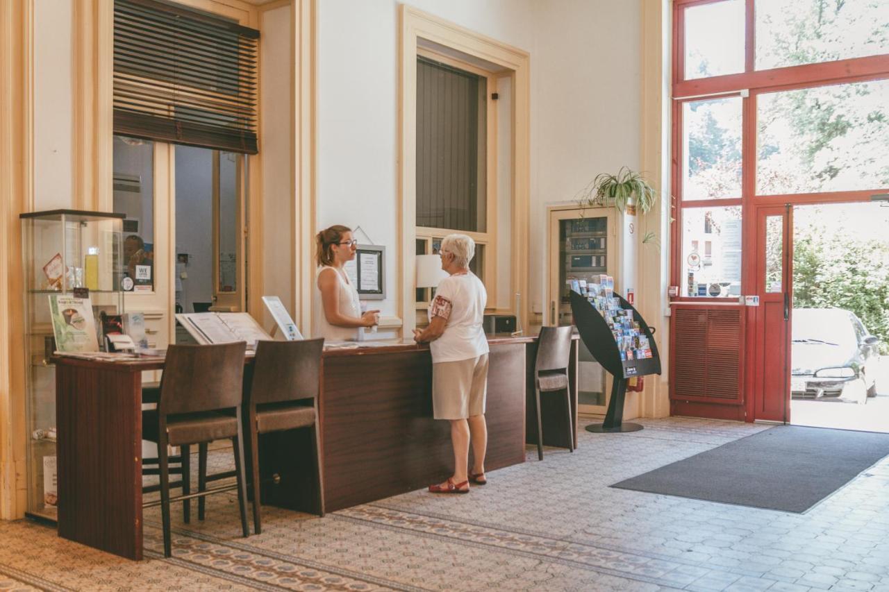 Terres De France - Appart'Hotel Le Splendid Allevard Εξωτερικό φωτογραφία