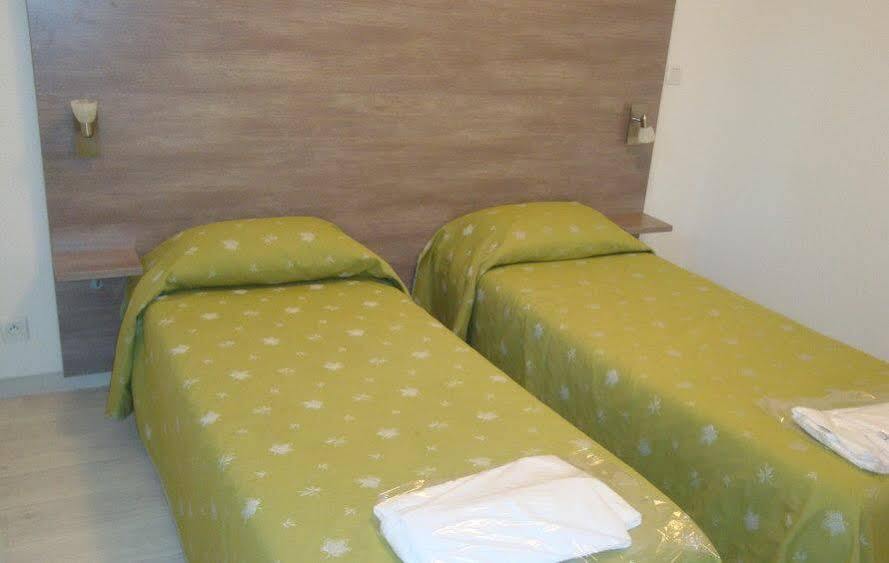 Terres De France - Appart'Hotel Le Splendid Allevard Εξωτερικό φωτογραφία
