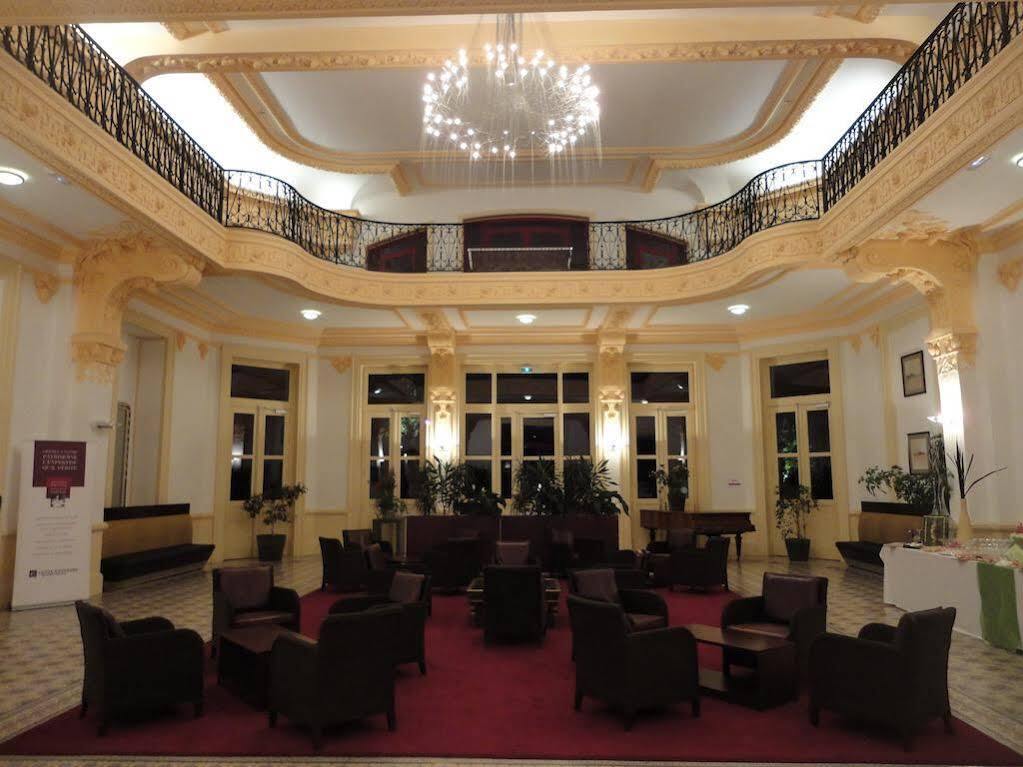 Terres De France - Appart'Hotel Le Splendid Allevard Εξωτερικό φωτογραφία